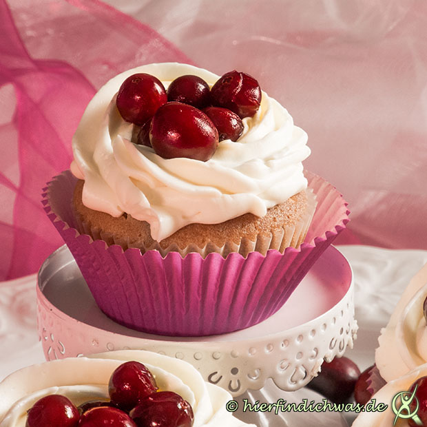 Fruchtige Cranberry-Cupcakes mit Mascarponecreme