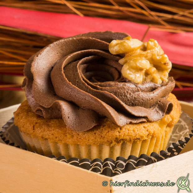 Walnuss-Apfel-Muffin mit Zartbitterganache