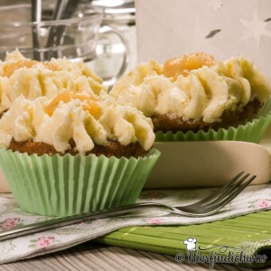 Apfel-Nuss-Muffin mit Topping