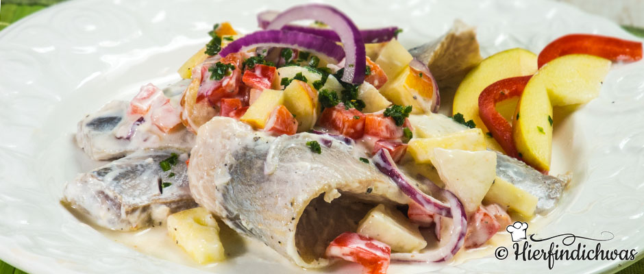 Fruchtige Matjesfilets mit Birne, Apfel und Paprika