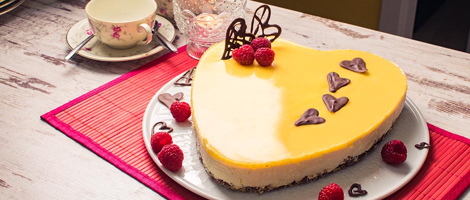 Eierlikoerherz Torte fuer Valentinstag