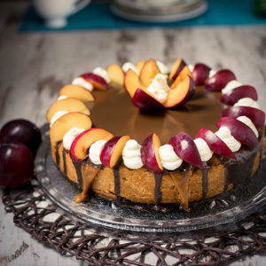 Käsekuchen-mit-Pflaumen
