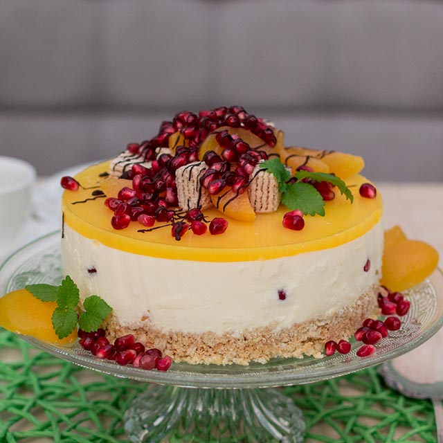 Aprikosentorte mit Granatapfel