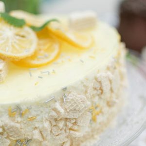 Zitronentorte mit kandierten Zitronen