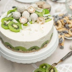 Zitronenbuttermilch-Torte mit Mandarinen und Kiwi
