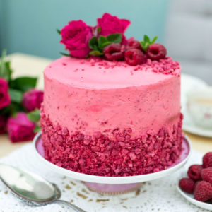 Torte mit Himbeeren und Lemon-Curd