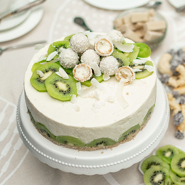 Zitronenbuttermilchtorte mit Kiwi